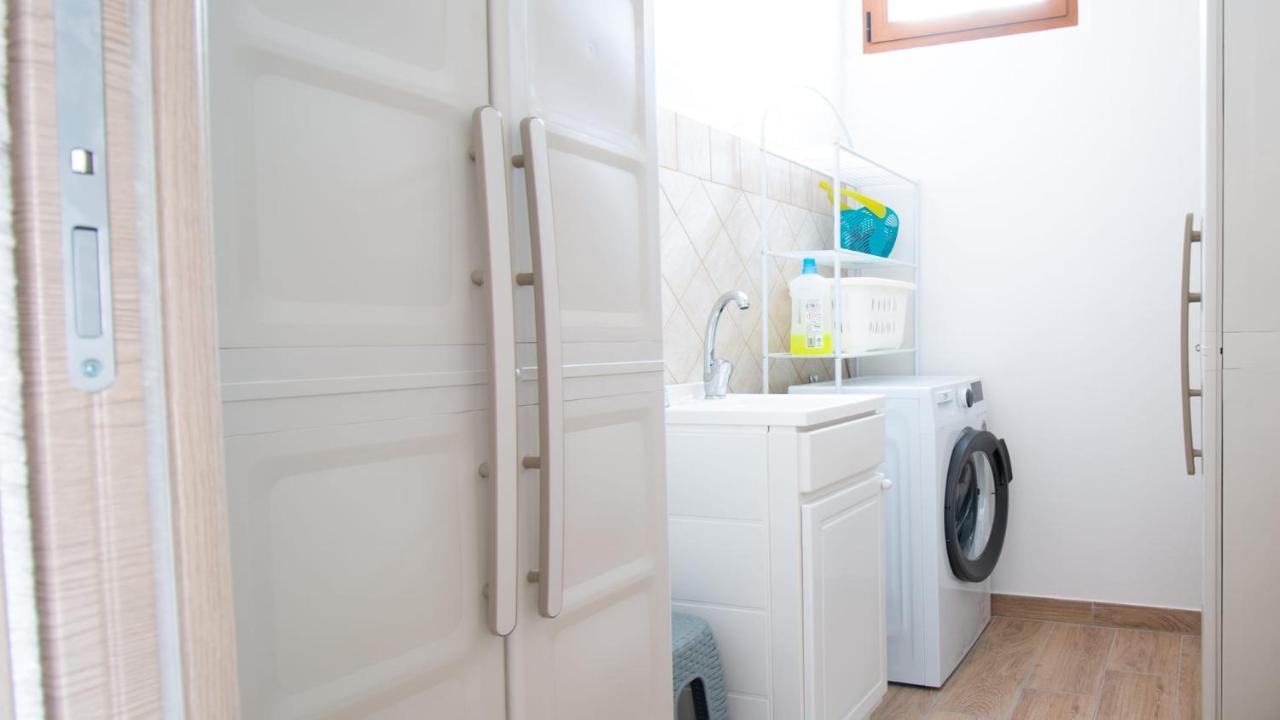 Il Guardiano Del Faro Apartment Cabras Bagian luar foto