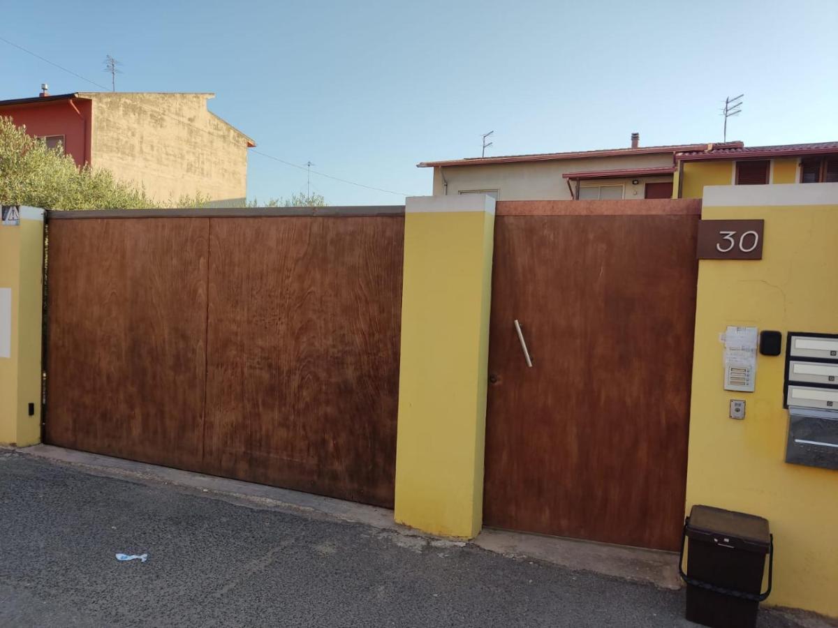 Il Guardiano Del Faro Apartment Cabras Bagian luar foto